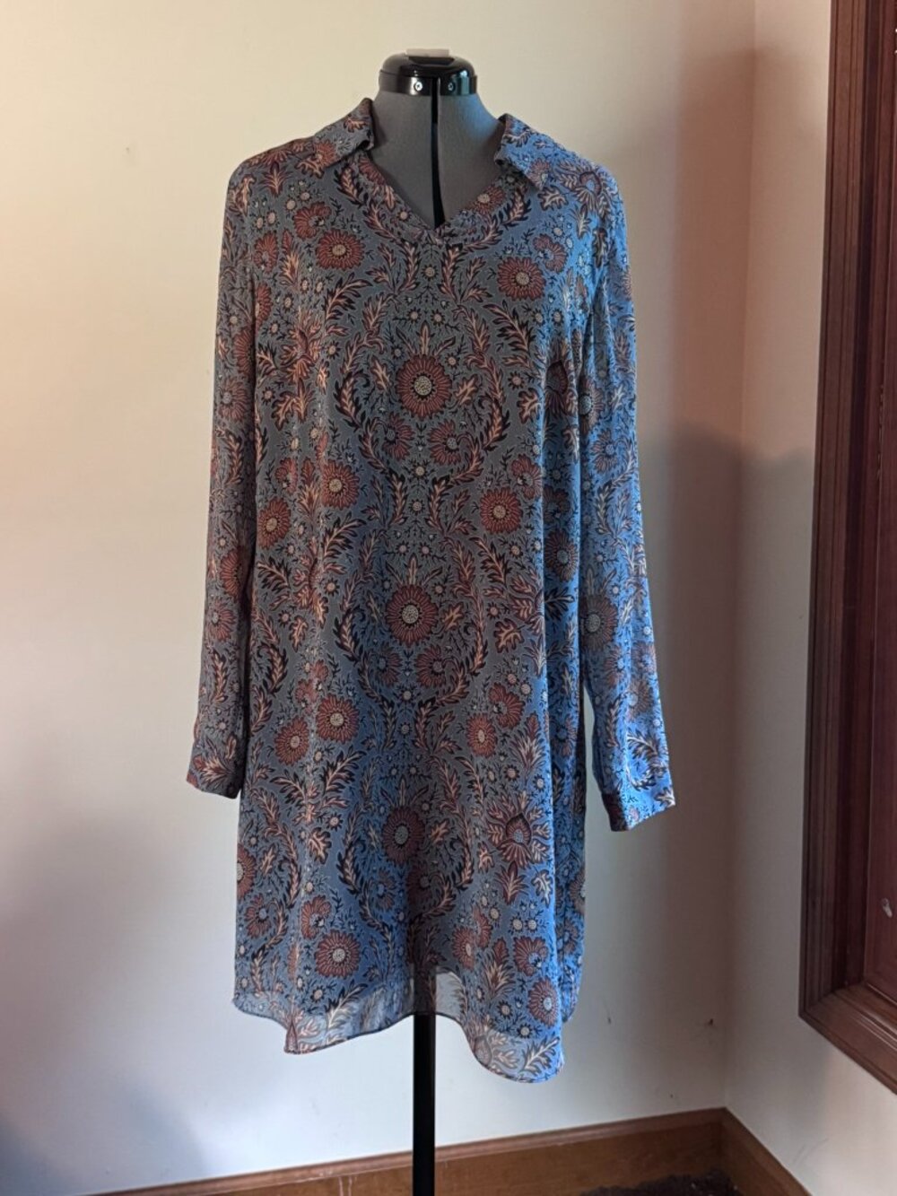 CAbi dress size Large
